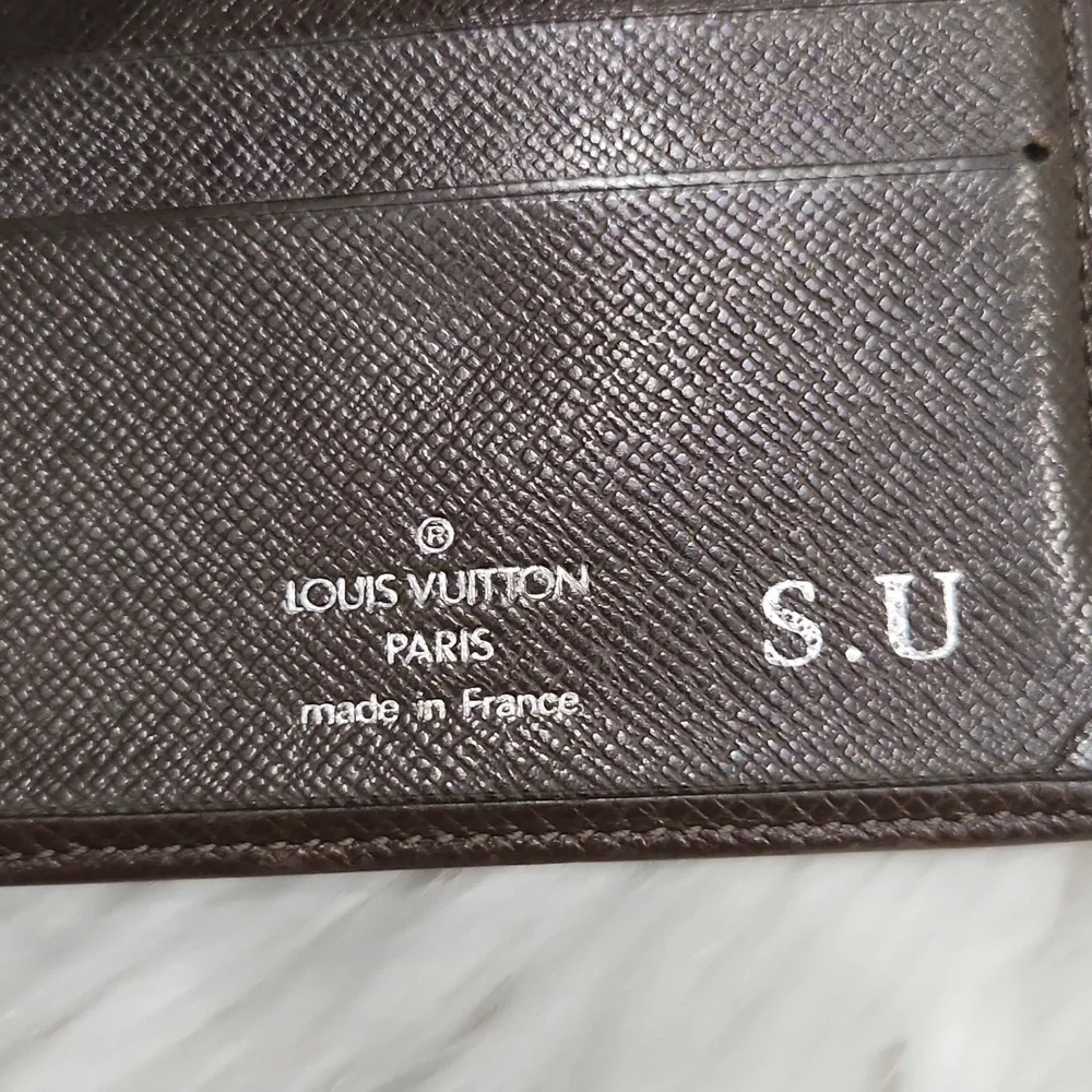 💚▪️Louis Vuitton ▪️Men's Taiga Leather  BifoldWallet Pre Owned